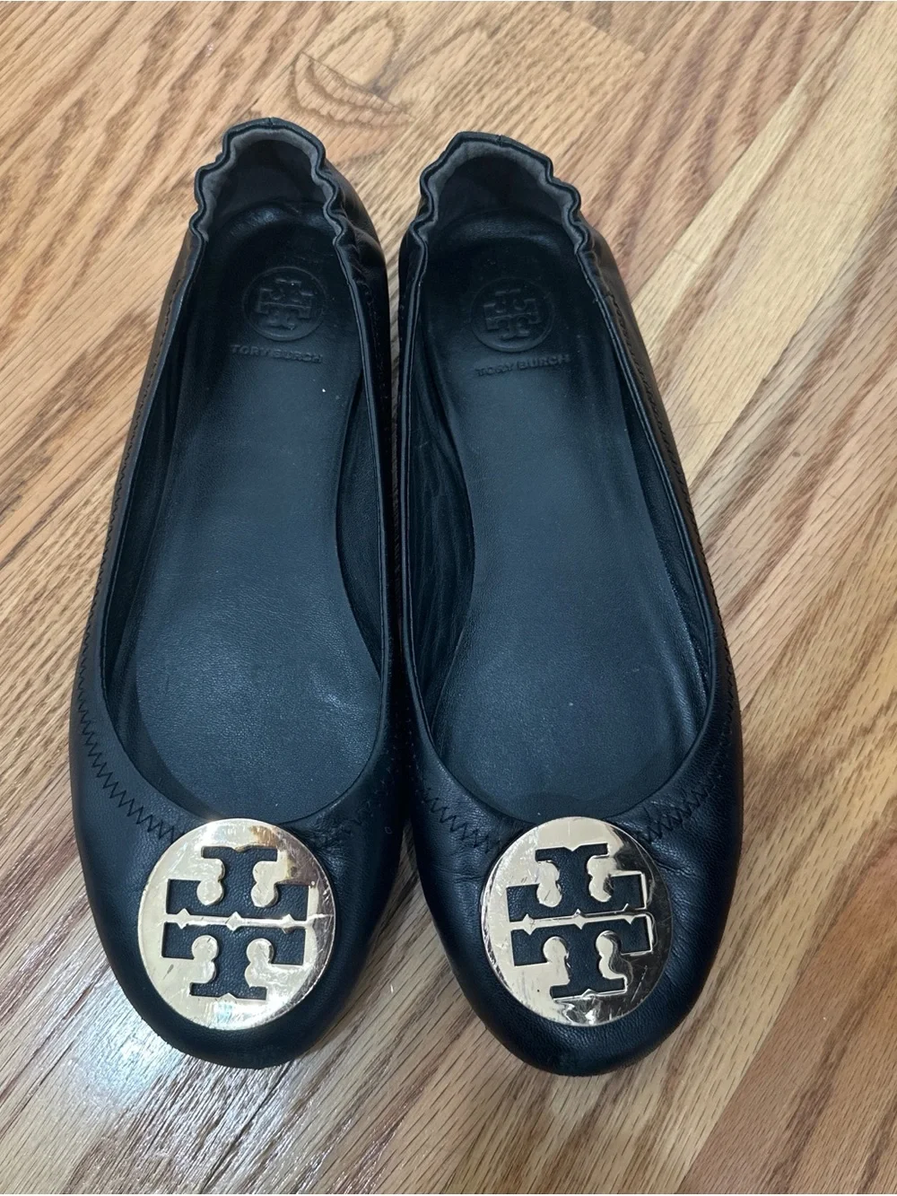 Tory Burch Black Leather Reva Ballet Flats with Gold Logo - Picture 3 of 8